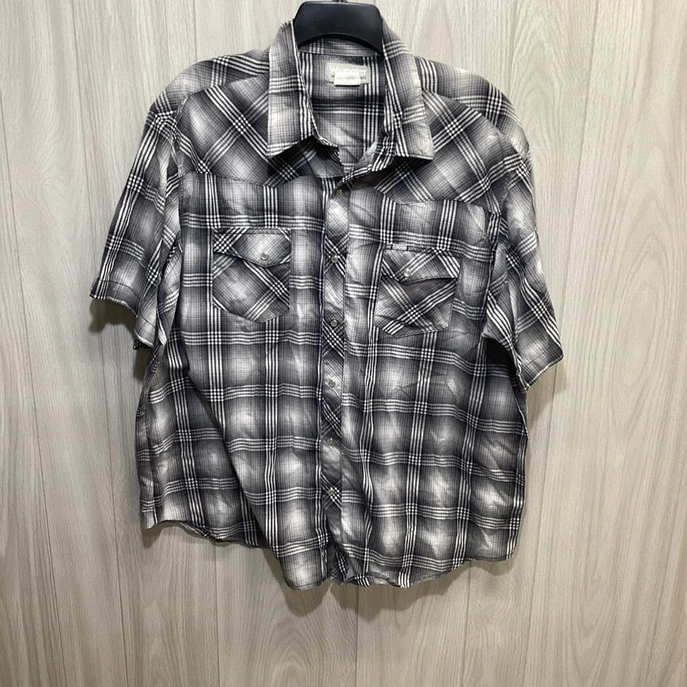 WRANGLER Men's (Size XXL) Short Sleeve Collared Pearl Snap Plaid Shirt‎ 42S